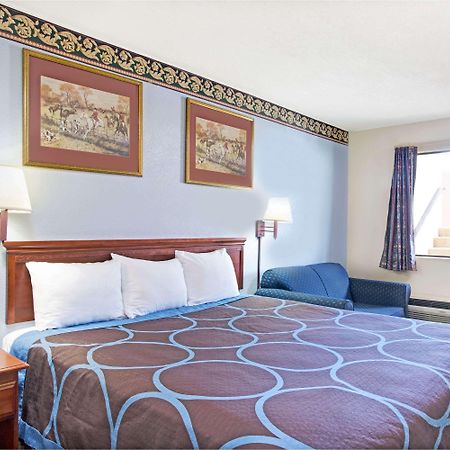 Super 8 By Wyndham Suwanee Hotel Екстериор снимка