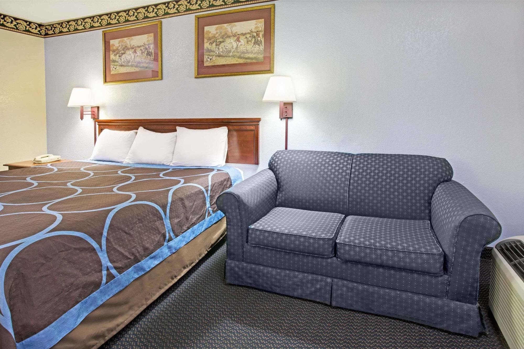 Super 8 By Wyndham Suwanee Hotel Екстериор снимка